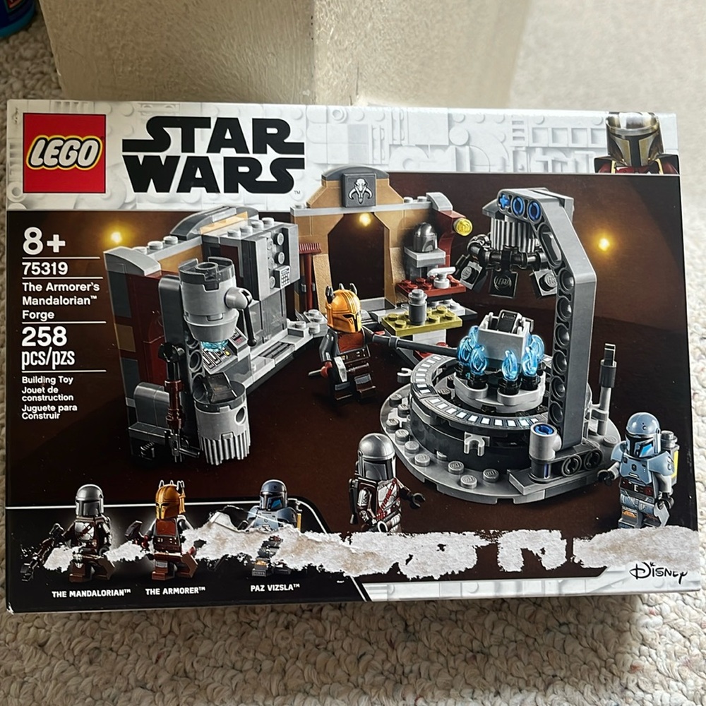 Lego Star Wars The Armorer’s Mandalorian Forge 75319, 258 pcs *USED*